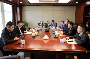平湖市委常委、副市長(zhǎng)戴振一行蒞臨景興紙業(yè)調(diào)研指導(dǎo)