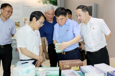 要聞 | 嘉興市委副書記、政法委書記帥燮瑯一行蒞臨景興紙業(yè)調(diào)研指導